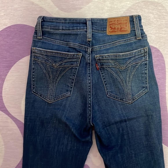 Levi’s 721 High Rise Skinny Jeans - Picture 8 of 10